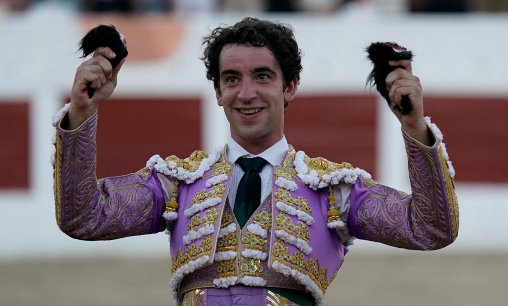 Víctor Hernández, ganador del Trofeo Manolete en Linares