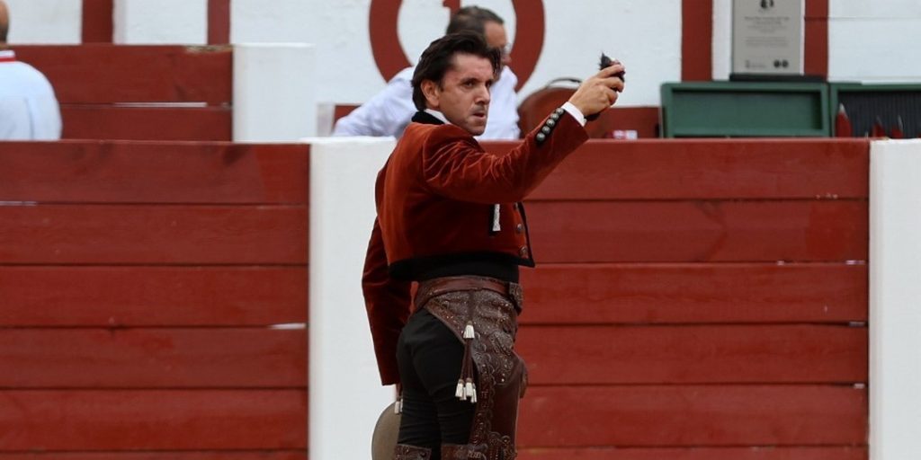 Oreja para Ventura y entonada alternativa de Funtanet en Gijón