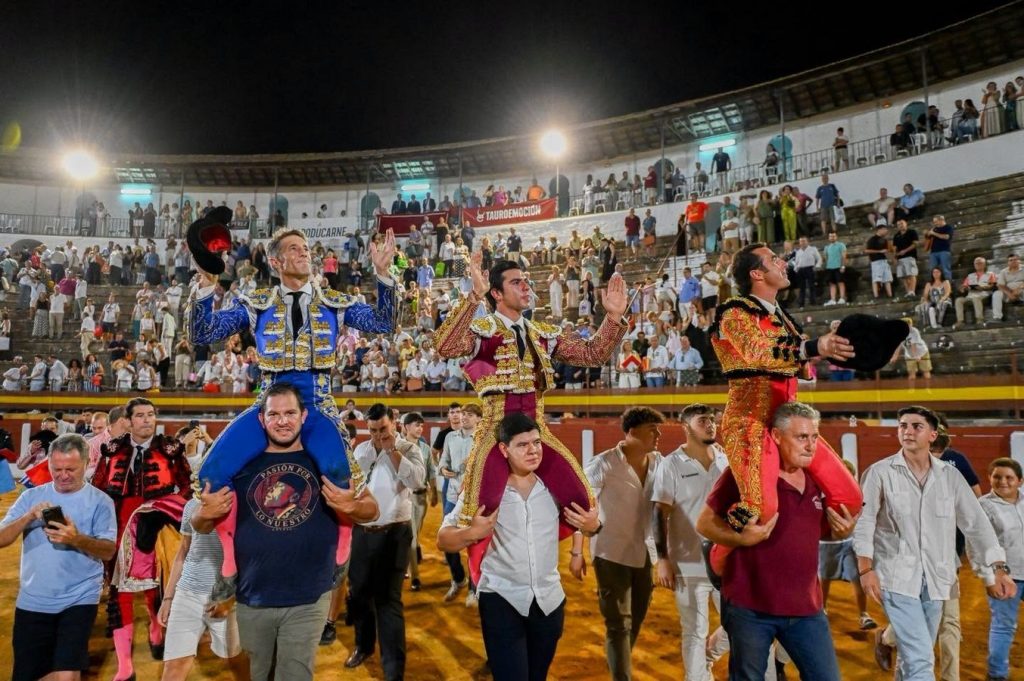 Reseña de otras corridas de toros del domingo