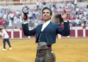 Oreja para cada uno de los rejoneadores en Valladolid
