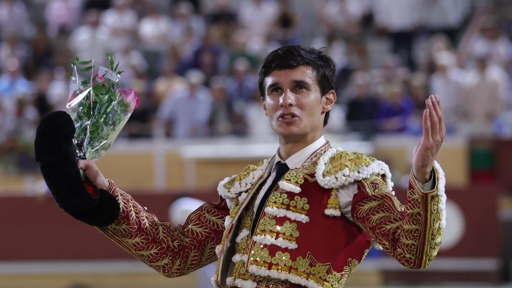 Manuel Diosleguarde, oreja en la nocturna de Bayona