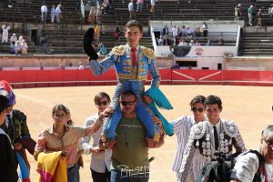Triunfo rotundo de Víctor en Nimes