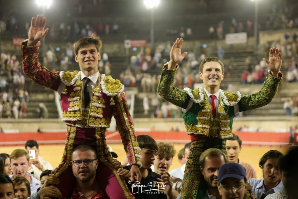 Adriano y El Rafi destacan en Nimes