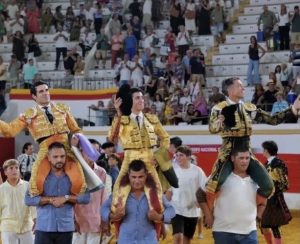 Melilla disfruta de una gran tarde de toros