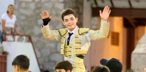 Rubén Vara, tres orejas en el último festejo de Colmenar Viejo