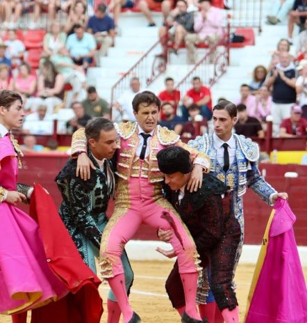 Angelín reaparece en La Peza de la grave cornada de Murcia