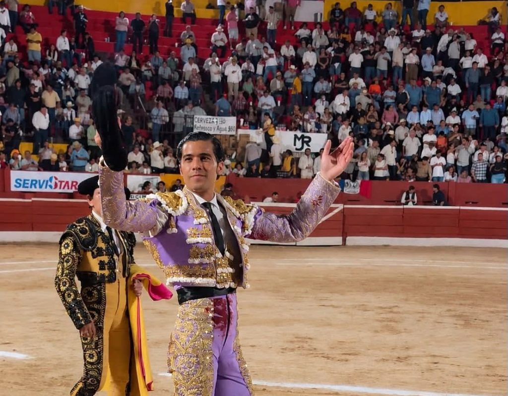 Diego San Román corta tres orejas en Mérida