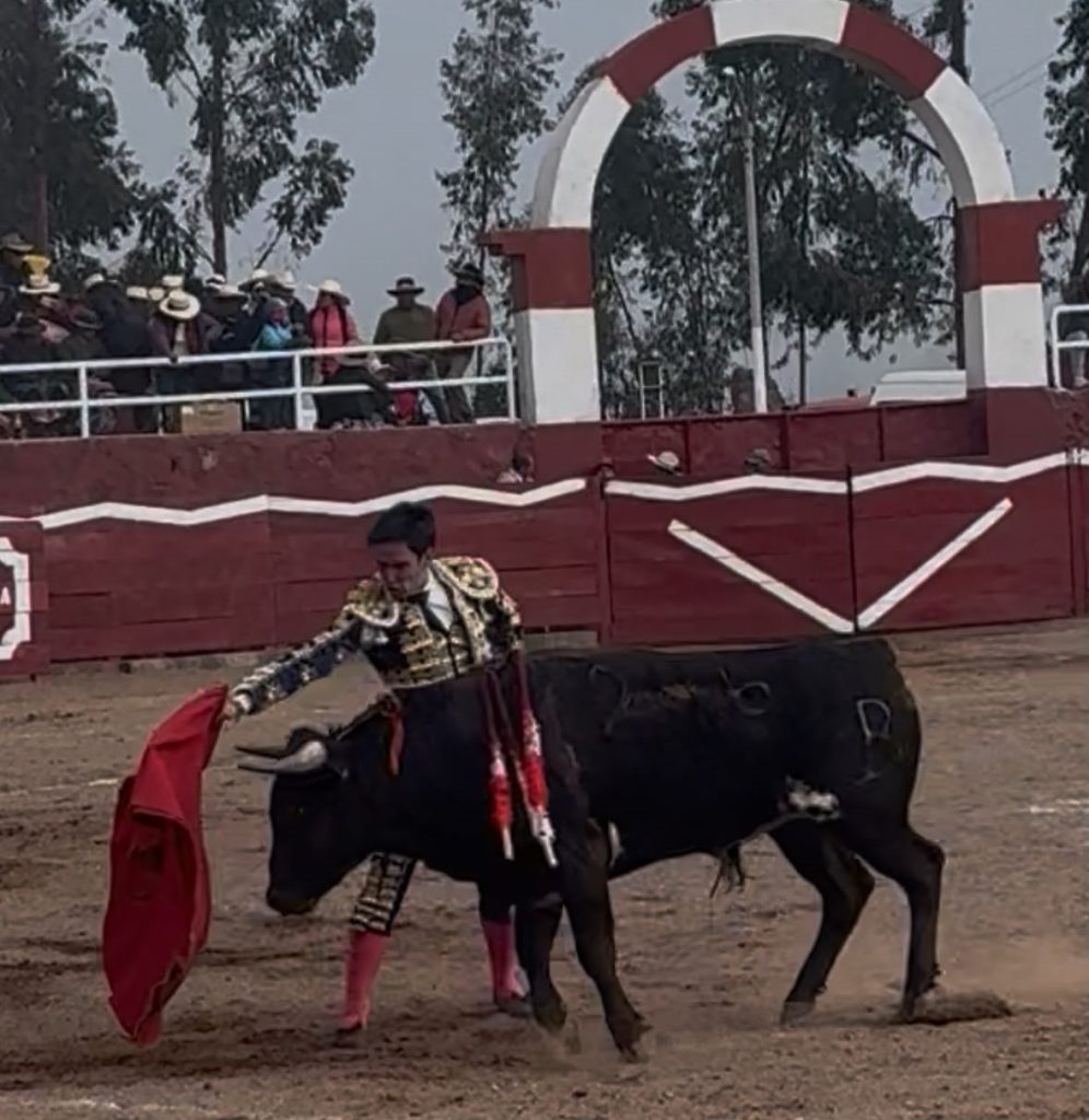 Lagartijo continúa su racha de triunfos en Curahuata (Perú)