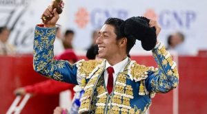 Sergio Flores corta la única oreja en Guadalajara