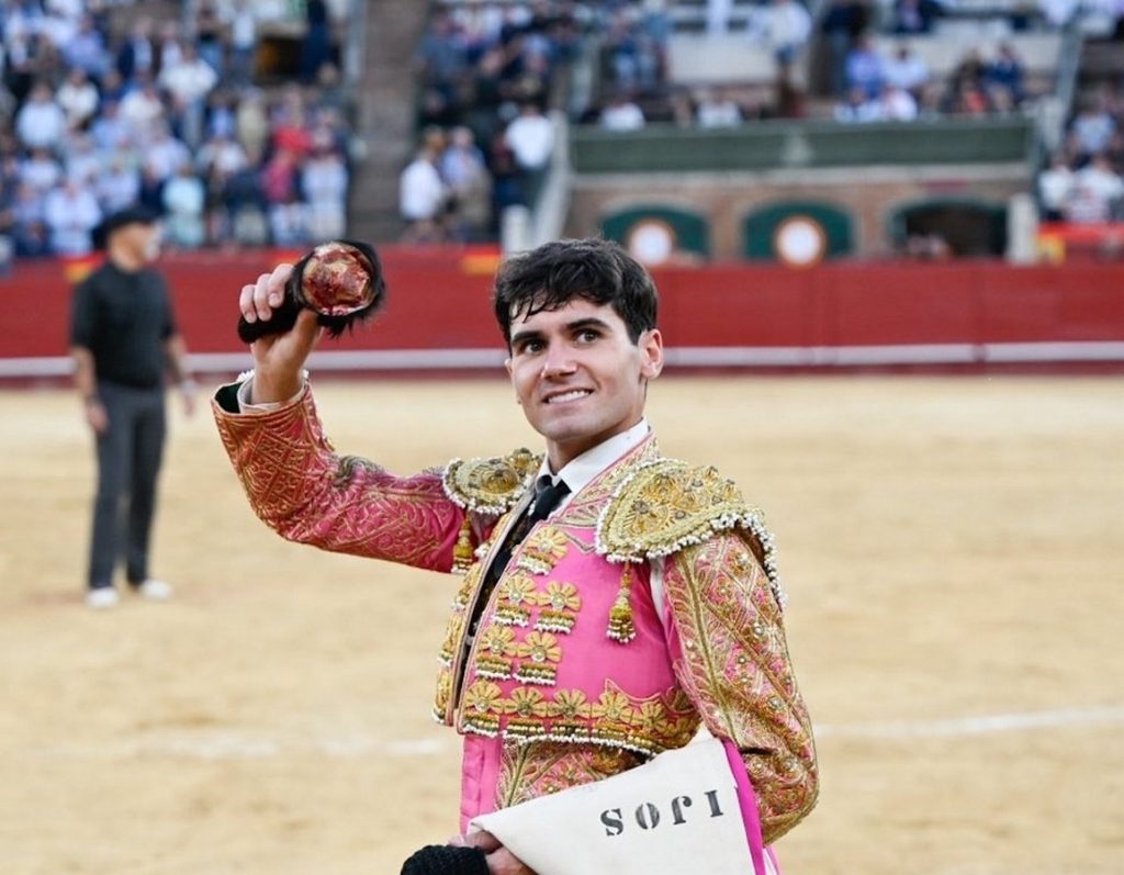 Juan Alberto Torrijos e Ignacio Garibay, oreja en Valencia